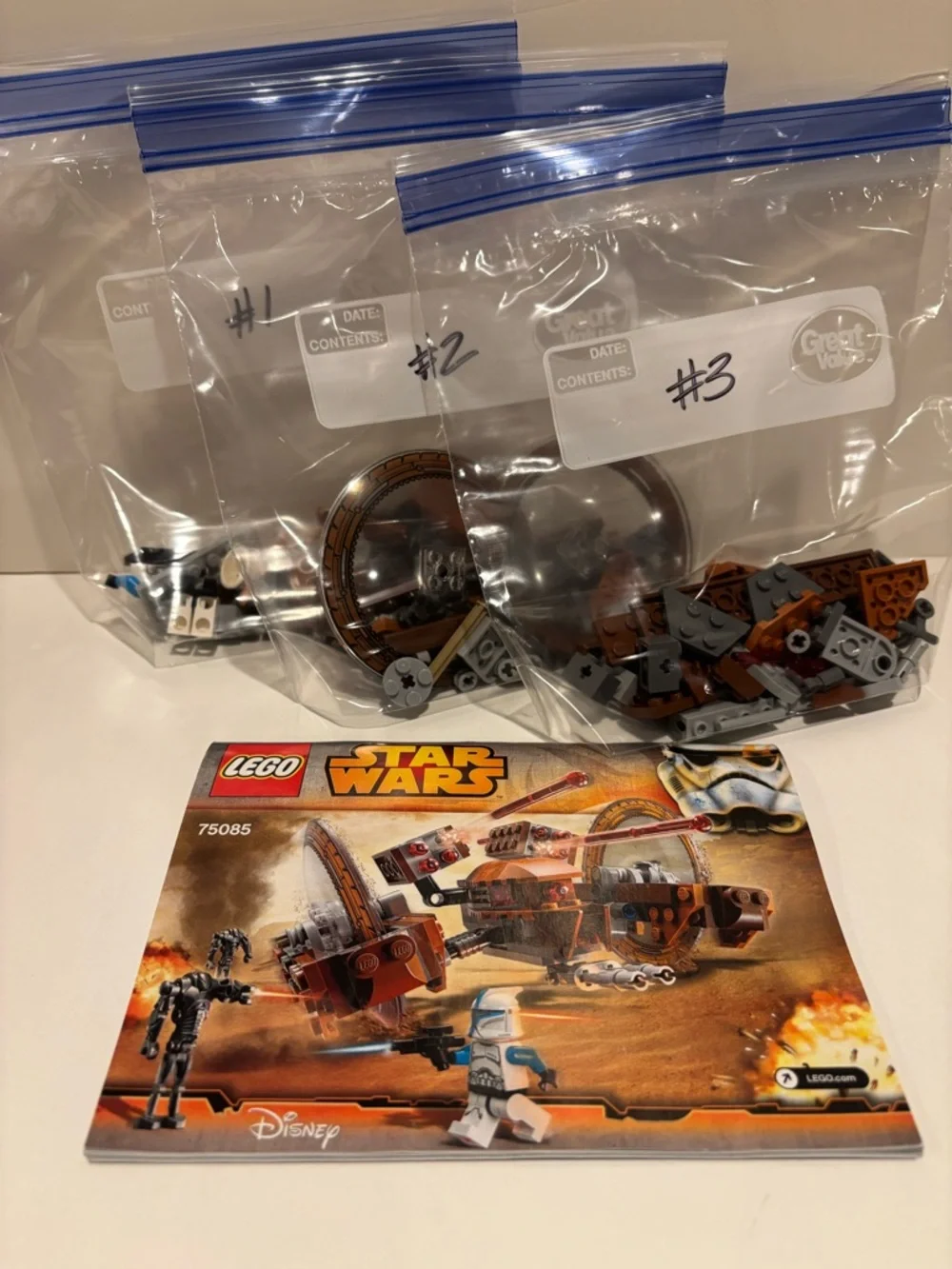 LEGO #75085 Star Wars Hailfire Droid - Picture 12 of 13